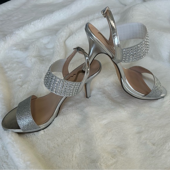 NINA -NWOT- Velinda Silver Rhinestone and Glitter Sandal Heels - Picture 6 of 6